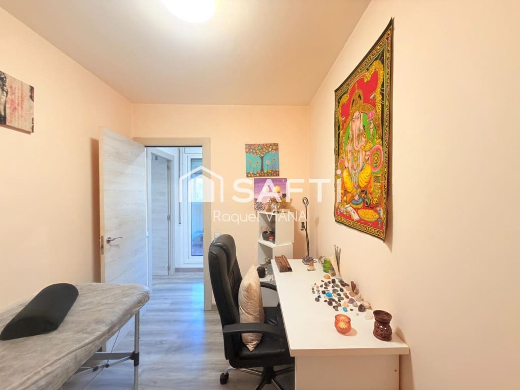 4 bedroom Villa for sale in Vallirana with garage - € 360,000 (Ref: 9953949)