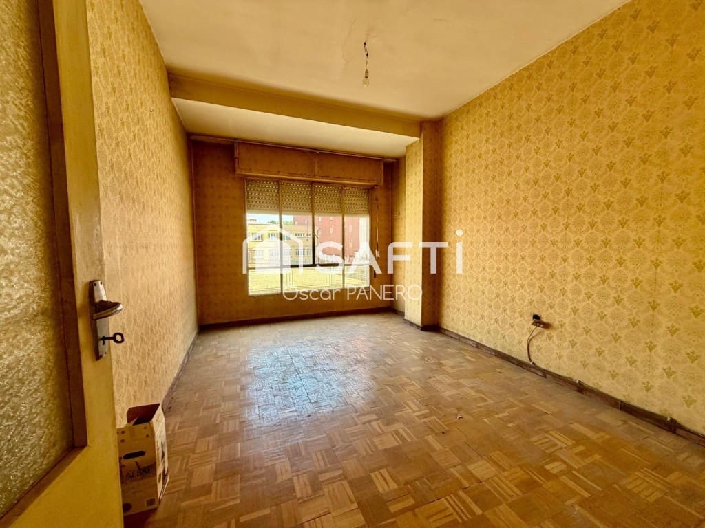 4 bedroom Apartment for sale in Leon city - € 140,000 (Ref: 9953950)