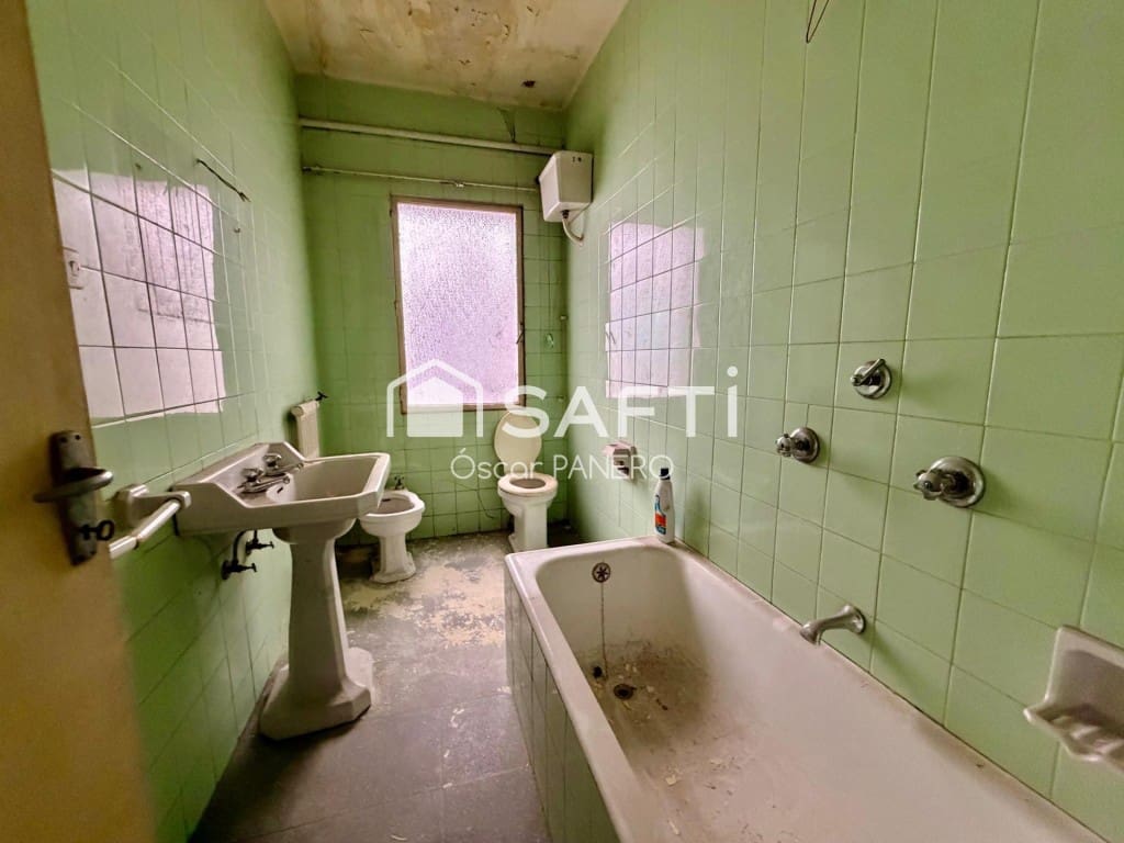 4 bedroom Apartment for sale in Leon city - € 140,000 (Ref: 9953950)