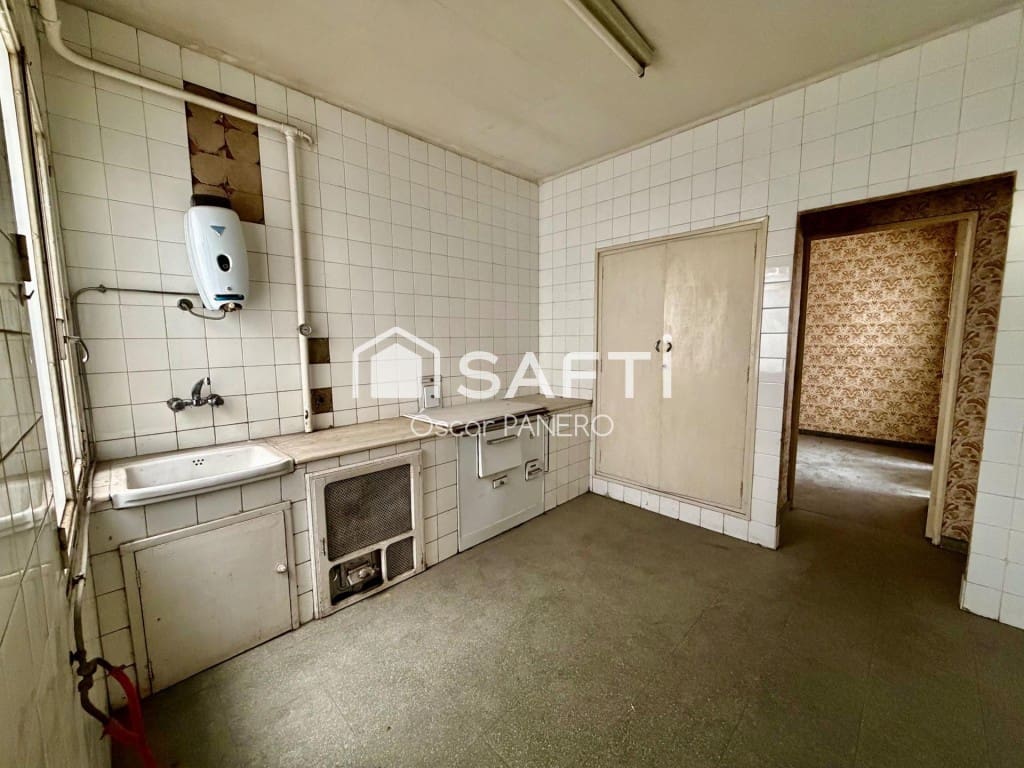 4 bedroom Apartment for sale in Leon city - € 140,000 (Ref: 9953950)