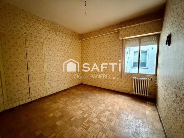 4 slaapkamer Appartement te koop in León stad - € 140.000 (Ref: 9953950)