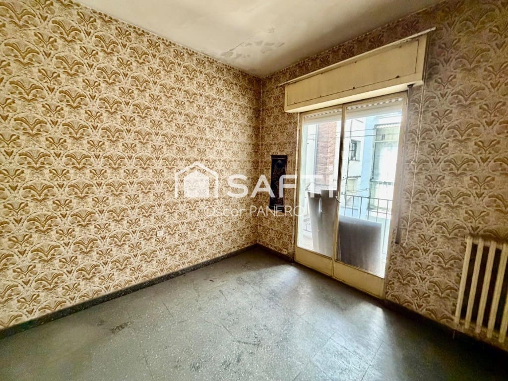 4 bedroom Apartment for sale in Leon city - € 140,000 (Ref: 9953950)