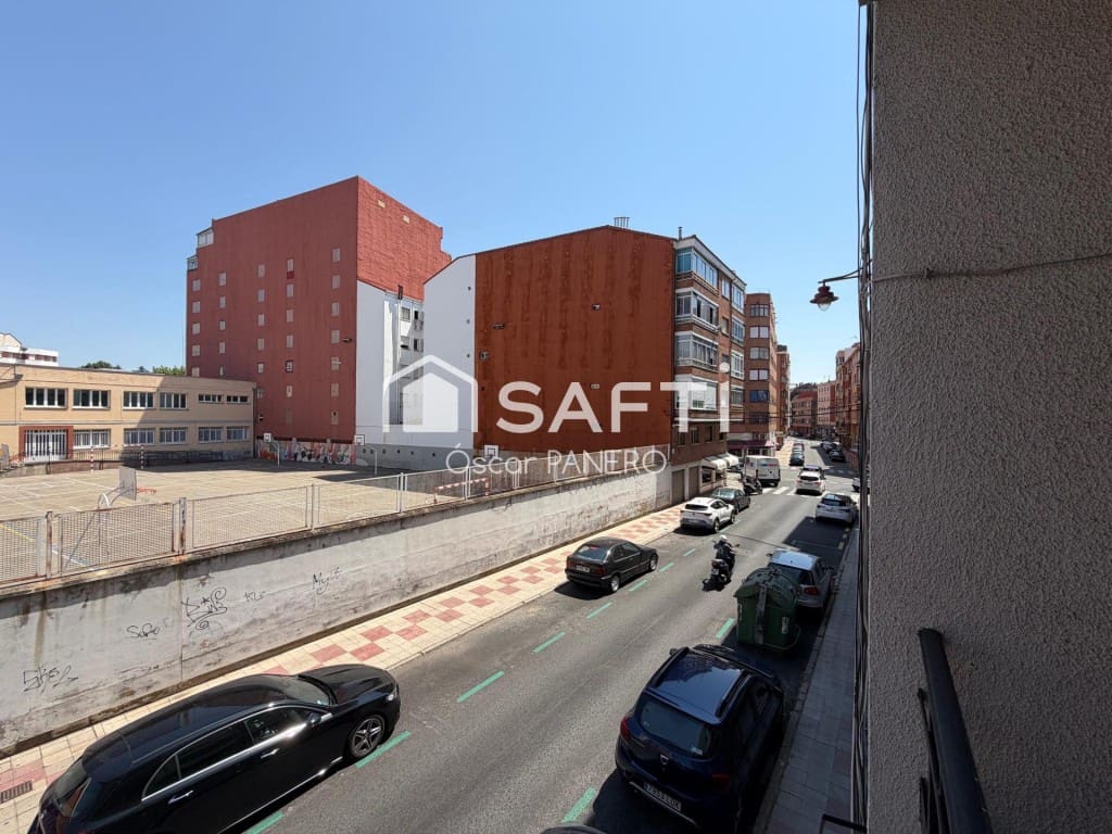 4 bedroom Apartment for sale in Leon city - € 140,000 (Ref: 9953950)