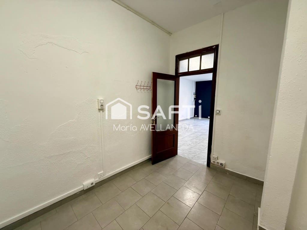 Comercial para arrendar em San Andres del Rabanedo - 240 € (Ref: 9957641)