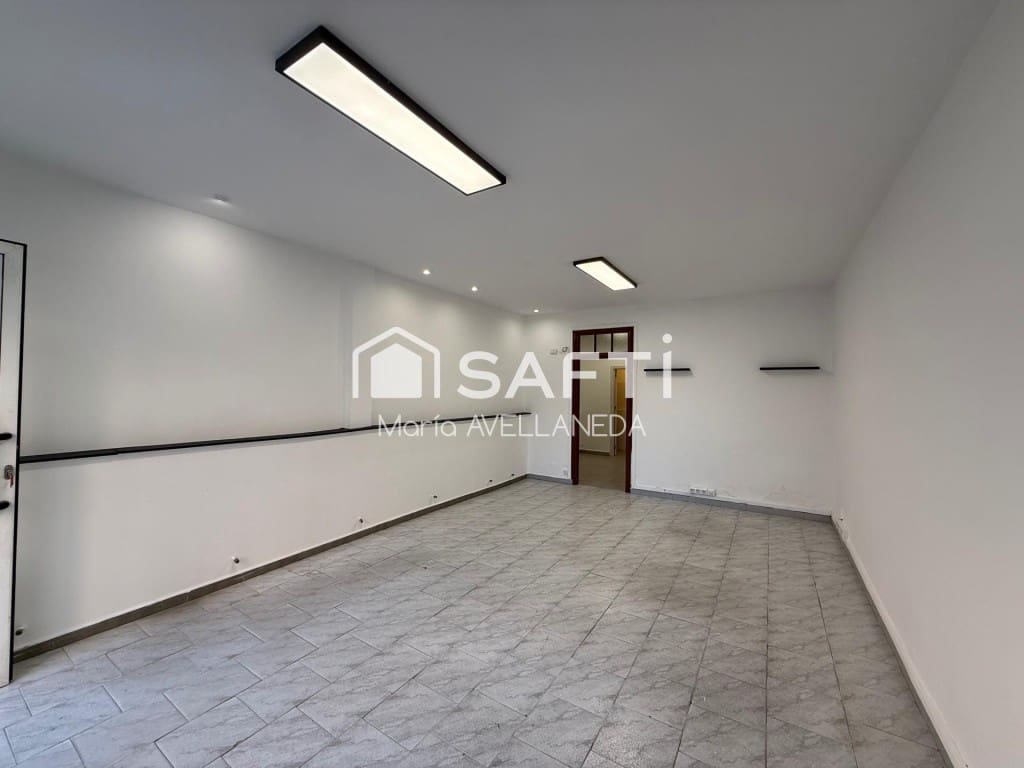 Comercial para arrendar em San Andres del Rabanedo - 240 € (Ref: 9957641)