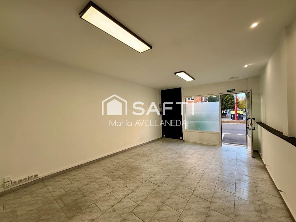 Comercial para arrendar em San Andres del Rabanedo - 240 € (Ref: 9957641)