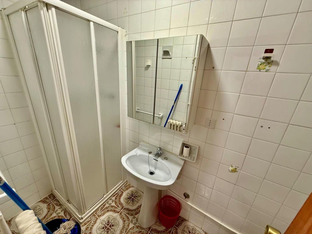 4 bedroom Apartment for sale in Valencia de Don Juan - € 78,000 (Ref: 9957642)
