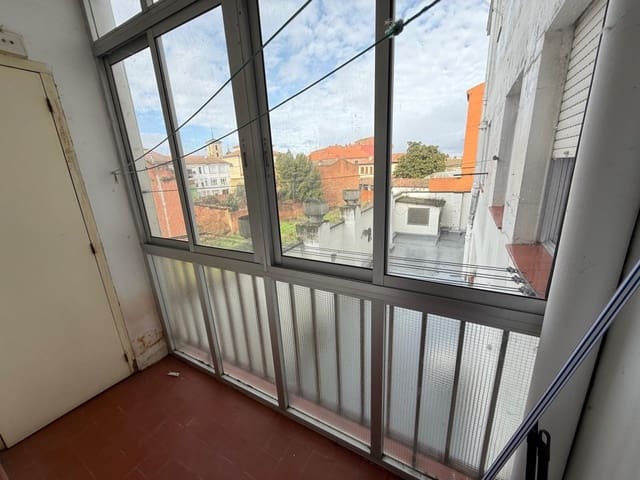 4 slaapkamer Appartement te koop in Valencia de Don Juan - € 78.000 (Ref: 9957642)