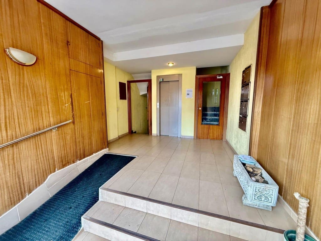 4 bedroom Apartment for sale in Valencia de Don Juan - € 78,000 (Ref: 9957642)
