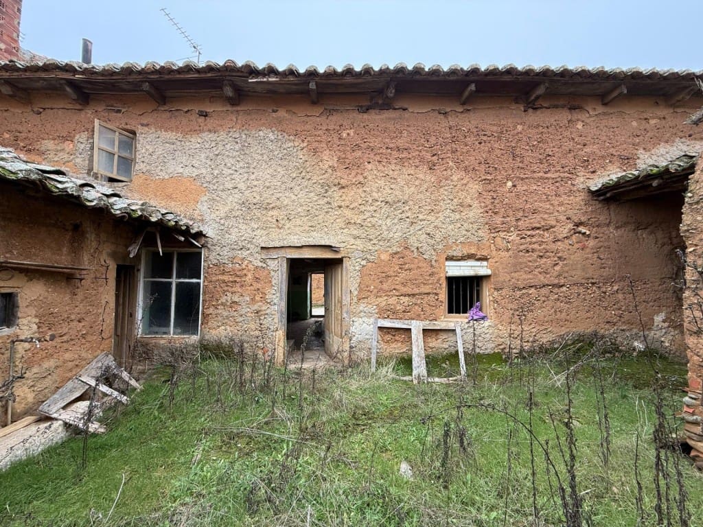 3 bedroom Finca/Country House for sale in Valdevimbre - € 12,000 (Ref: 9957643)