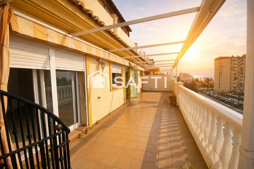 2 soverom Penthouse til salgs i Algarrobo med garasje - € 398 000 (Ref: 9957646)