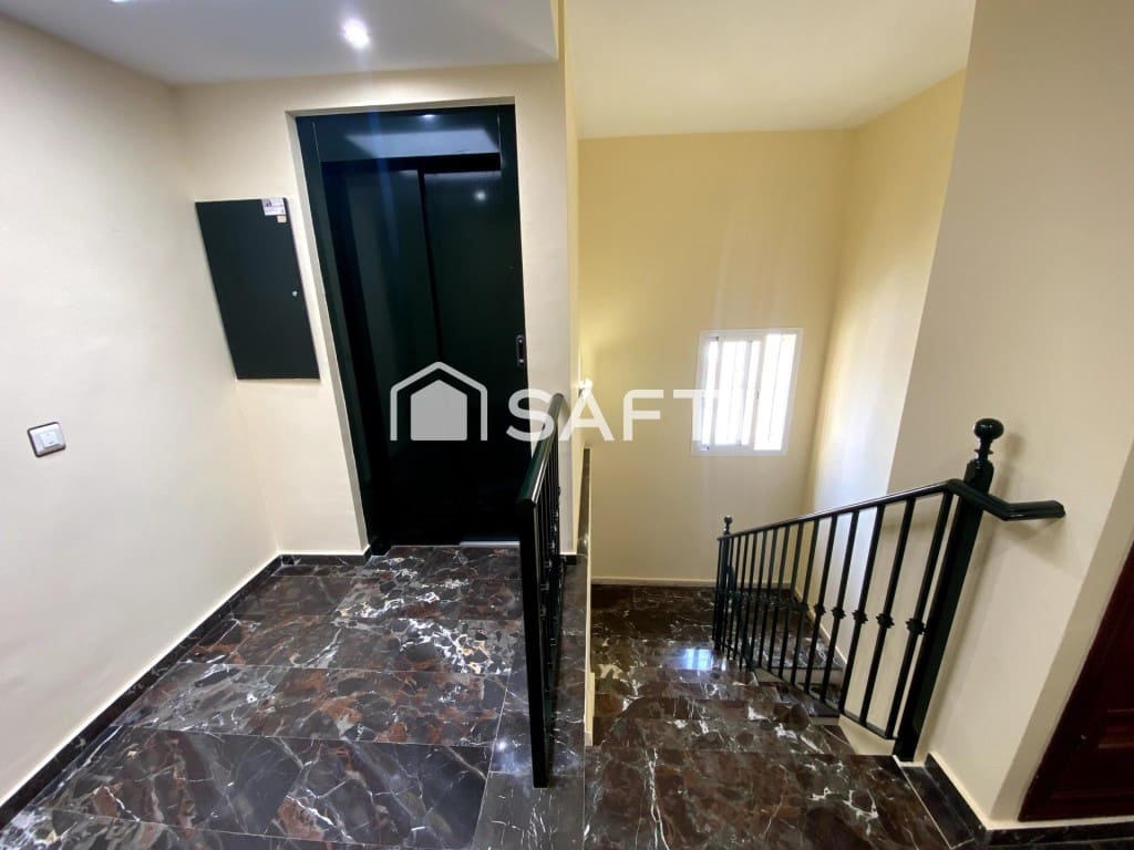 2 soverom Penthouse til salgs i Algarrobo med garasje - € 398 000 (Ref: 9957646)