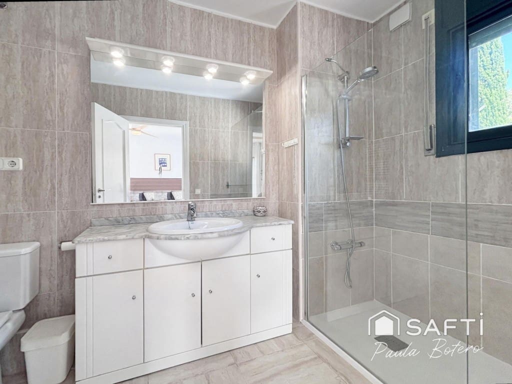 4 camera da letto Villetta a Schiera in vendita in Olivella con piscina garage - 399.000 € (Rif: 9957647)