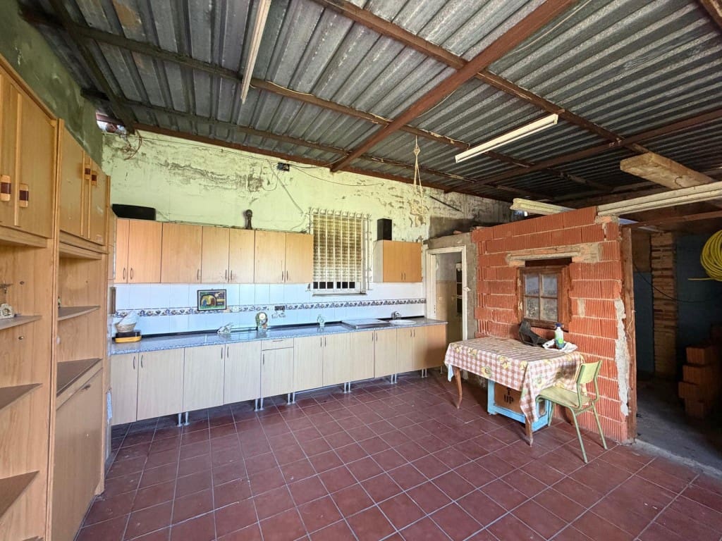 4 bedroom Villa for sale in Villaturiel - € 255,000 (Ref: 9957650)