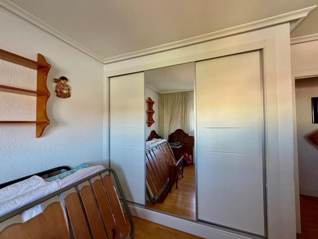 4 bedroom Villa for sale in Villaturiel - € 255,000 (Ref: 9957650)