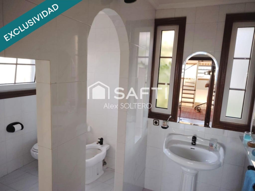 6 bedroom Villa for sale in Vigo with pool garage - € 865,000 (Ref: 9959443)