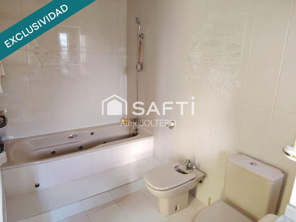 6 bedroom Villa for sale in Vigo with pool garage - € 865,000 (Ref: 9959443)