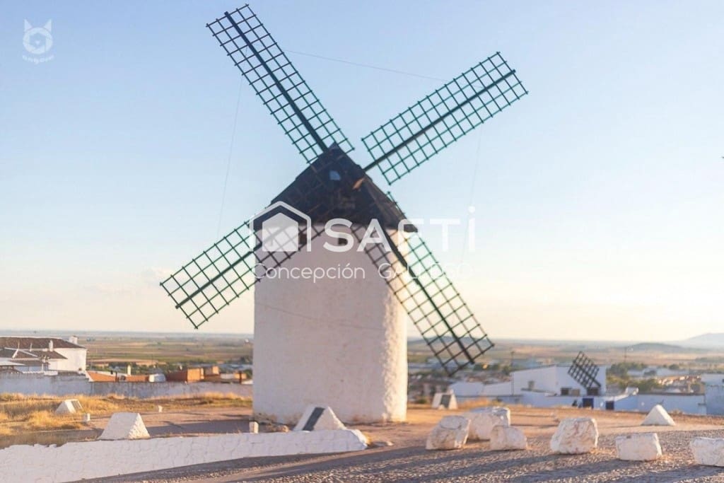 3 bedroom Villa for sale in Campo de Criptana - € 56,000 (Ref: 9962342)