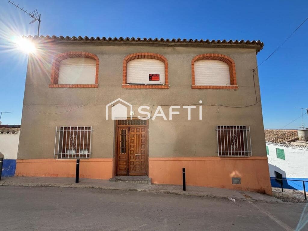3 bedroom Villa for sale in Campo de Criptana - € 56,000 (Ref: 9962342)