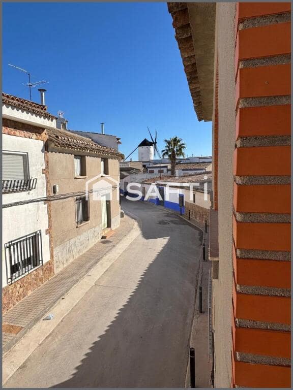 3 bedroom Villa for sale in Campo de Criptana - € 56,000 (Ref: 9962342)