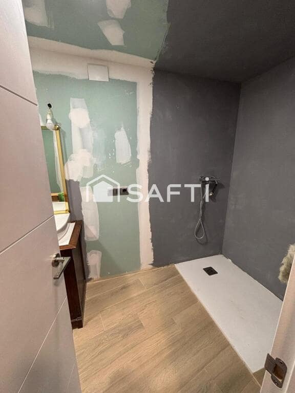 3 bedroom Villa for sale in Campo de Criptana - € 56,000 (Ref: 9962342)