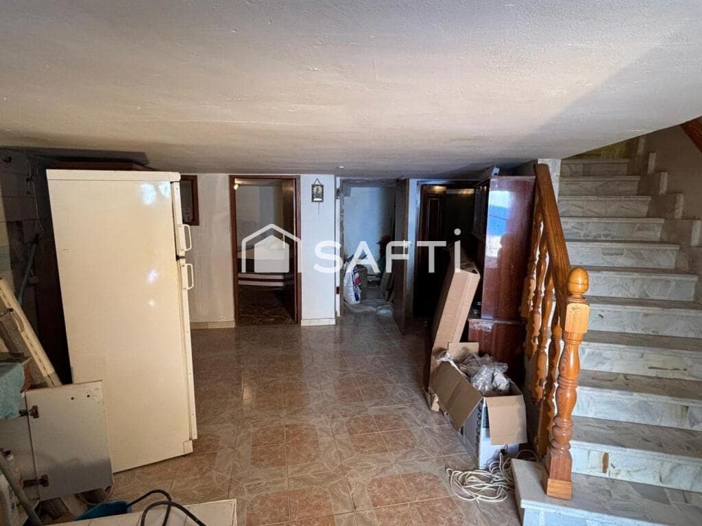 3 bedroom Villa for sale in Campo de Criptana - € 56,000 (Ref: 9962342)