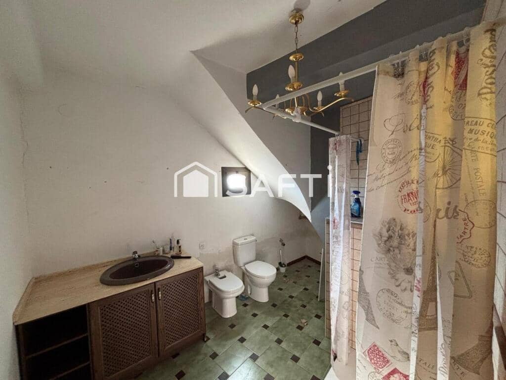 3 bedroom Villa for sale in Campo de Criptana - € 56,000 (Ref: 9962342)