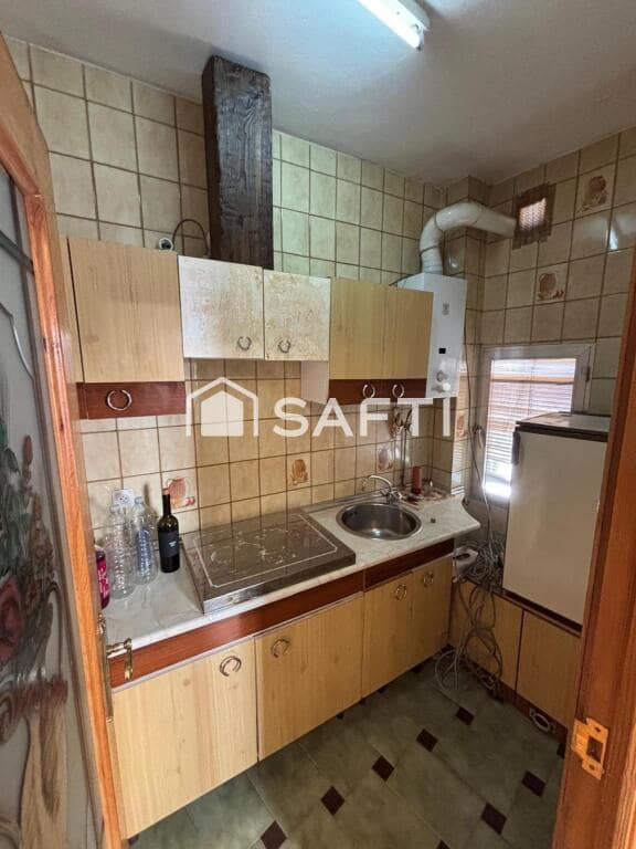 3 bedroom Villa for sale in Campo de Criptana - € 56,000 (Ref: 9962342)