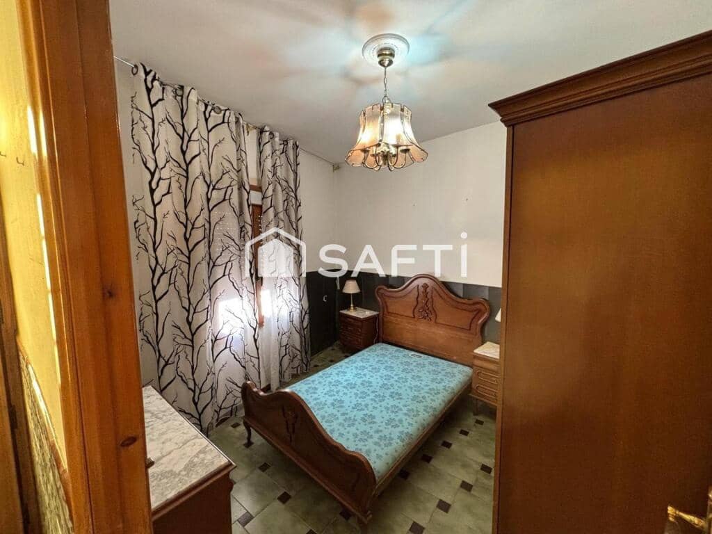 3 bedroom Villa for sale in Campo de Criptana - € 56,000 (Ref: 9962342)