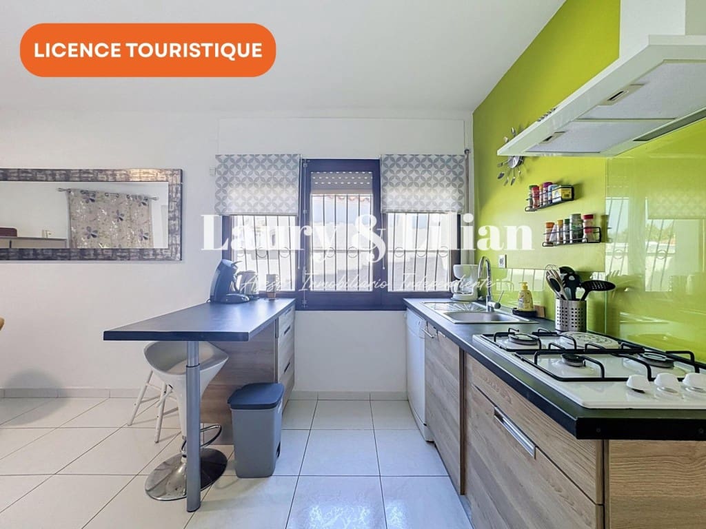 2 bedroom Villa for sale in Empuriabrava with pool garage - € 377,000 (Ref: 9962343)