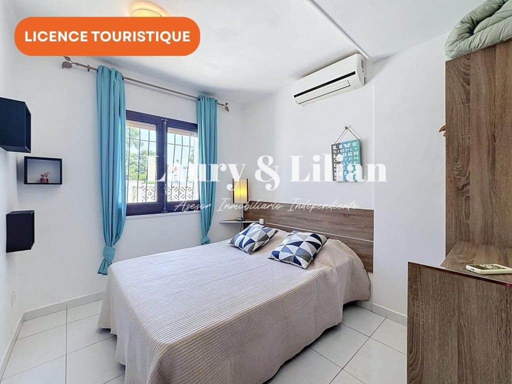 2 bedroom Villa for sale in Empuriabrava with pool garage - € 377,000 (Ref: 9962343)