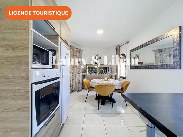 2 sypialnia Willa na sprzedaż w Empuriabrava, Castelló d'Empúries z basenem garażem - 377 000 € (Ref: 9962343)