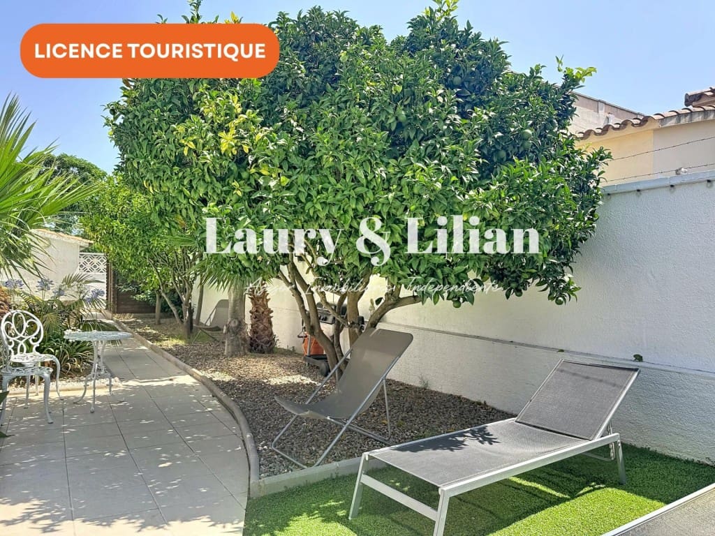 2 bedroom Villa for sale in Empuriabrava with pool garage - € 377,000 (Ref: 9962343)