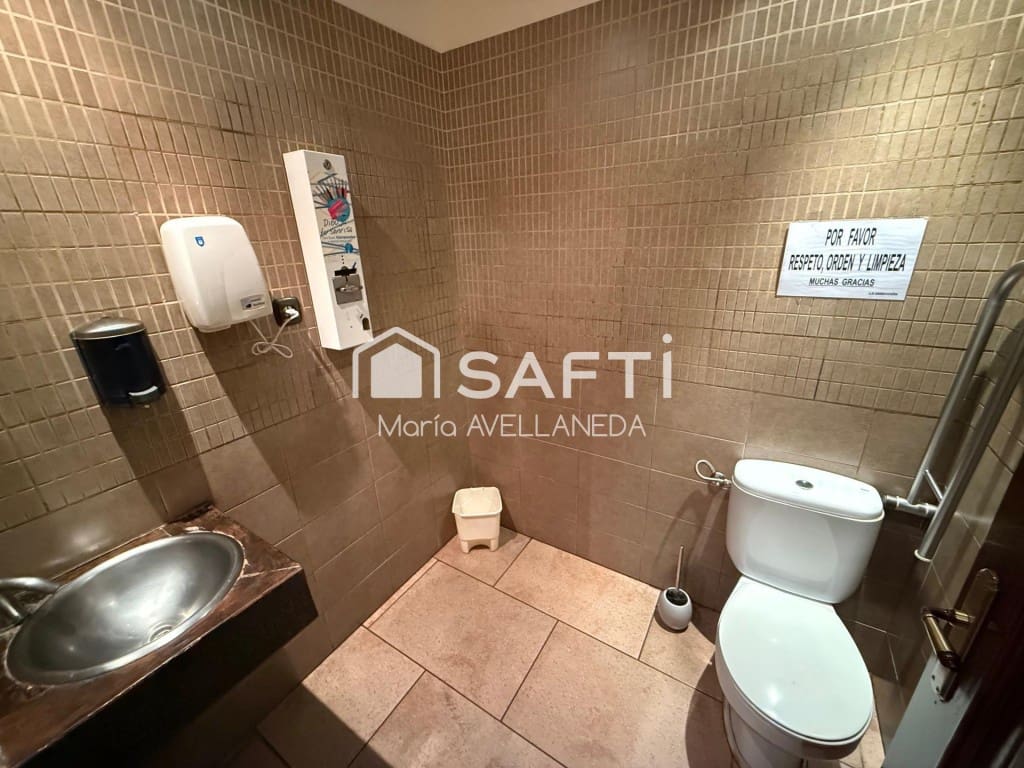 Erhverv til salg i Valencia de Don Juan - € 270.000 (Ref: 9962344)