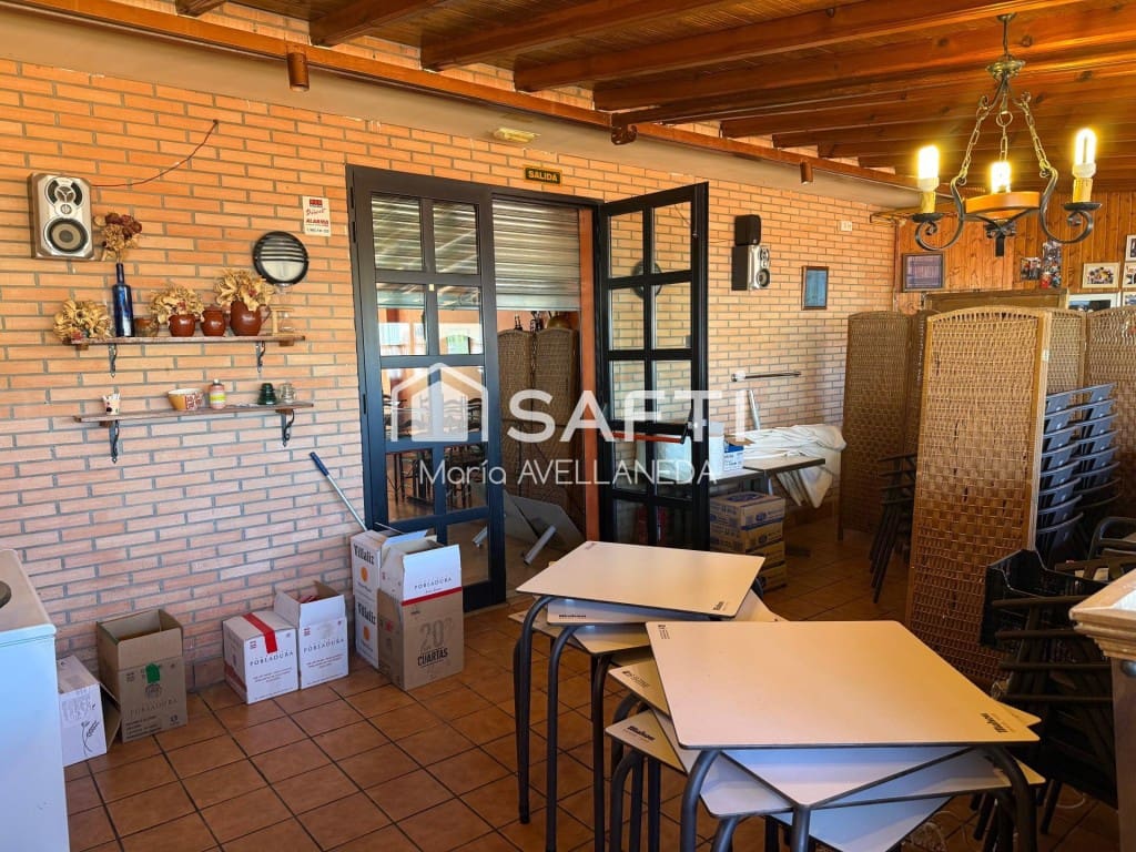 Erhverv til salg i Valencia de Don Juan - € 270.000 (Ref: 9962344)