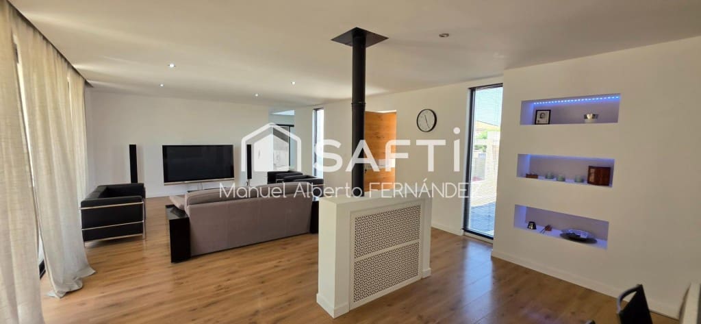 3 sovrum Villa till salu i Lloret de Mar med garage - 330 000 € (Ref: 9964985)