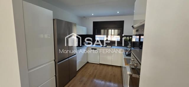 3 sovrum Villa till salu i Urbanitzacions del Nord, Lloret de Mar med garage - 330 000 € (Ref: 9964985)