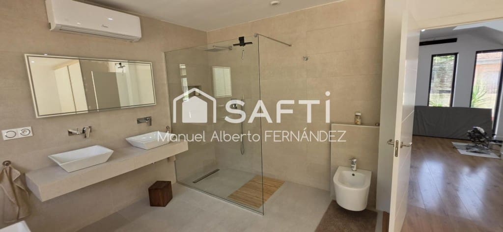 3 sovrum Villa till salu i Lloret de Mar med garage - 330 000 € (Ref: 9964985)