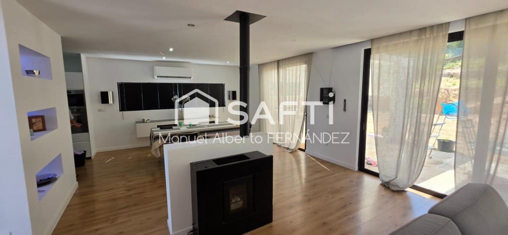 3 sovrum Villa till salu i Lloret de Mar med garage - 330 000 € (Ref: 9964985)