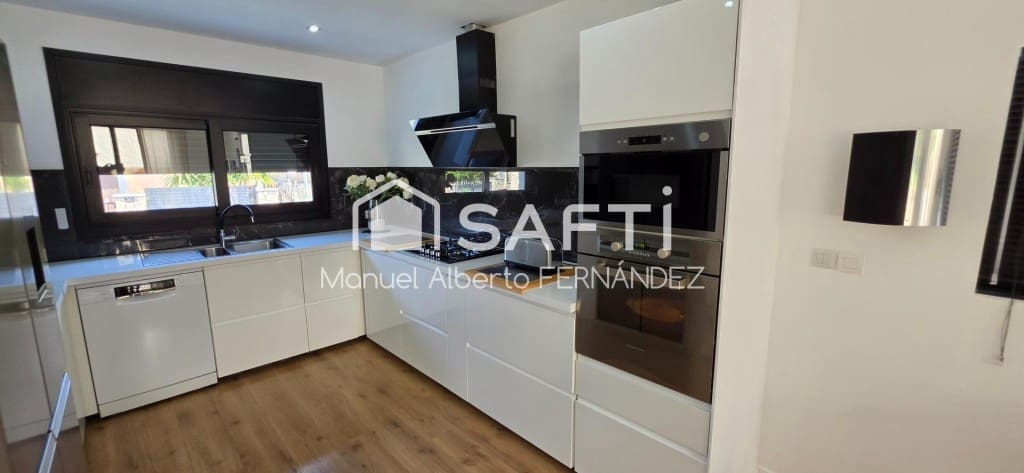 3 sovrum Villa till salu i Lloret de Mar med garage - 330 000 € (Ref: 9964985)