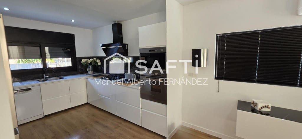 3 sovrum Villa till salu i Lloret de Mar med garage - 330 000 € (Ref: 9964985)