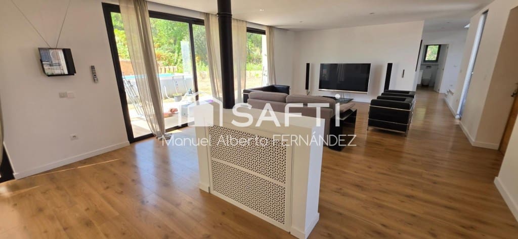 3 sovrum Villa till salu i Lloret de Mar med garage - 330 000 € (Ref: 9964985)
