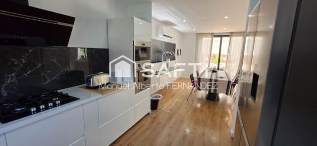 3 sovrum Villa till salu i Urbanitzacions del Nord, Lloret de Mar med garage - 330 000 € (Ref: 9964985)