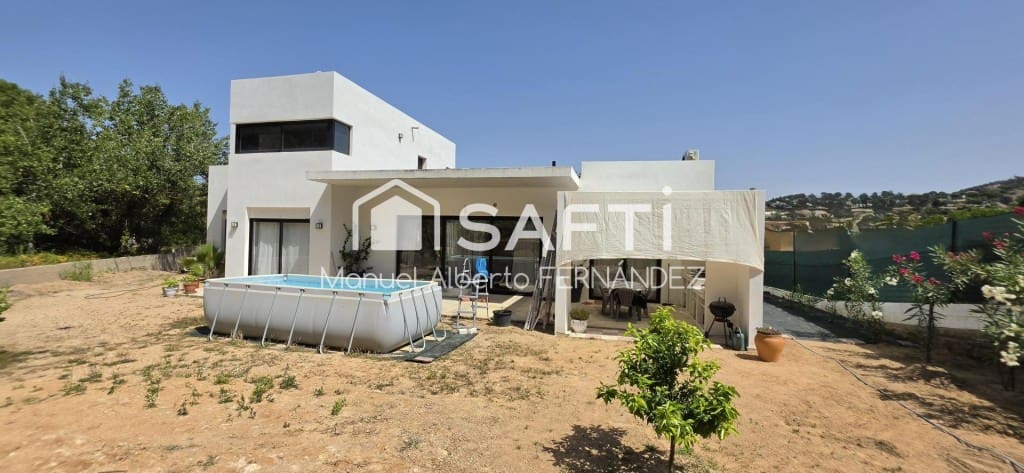 3 sovrum Villa till salu i Lloret de Mar med garage - 330 000 € (Ref: 9964985)