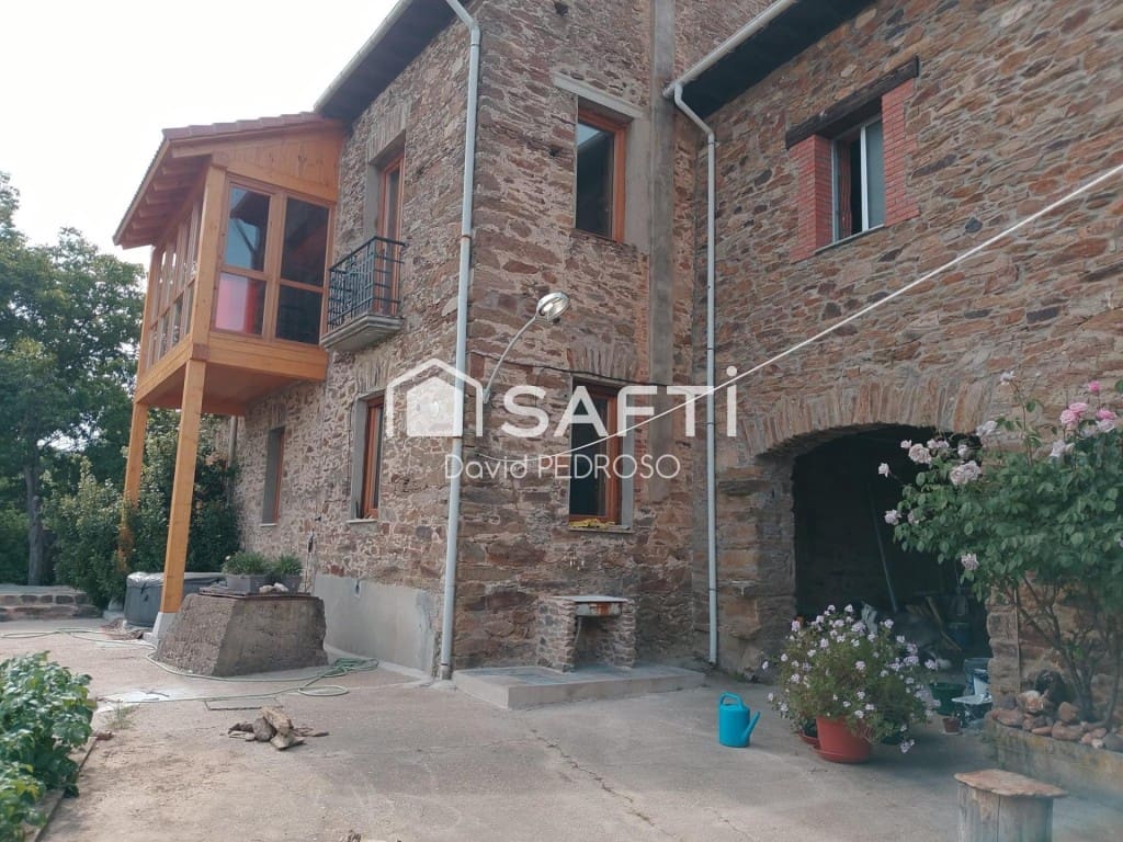 4 soverom Villa til salgs i Santa Maria de Ordas med garasje - € 294 700 (Ref: 9964988)
