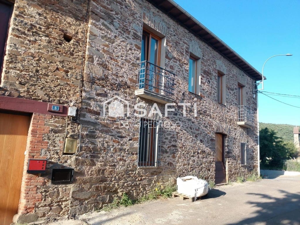 4 soverom Villa til salgs i Santa Maria de Ordas med garasje - € 294 700 (Ref: 9964988)