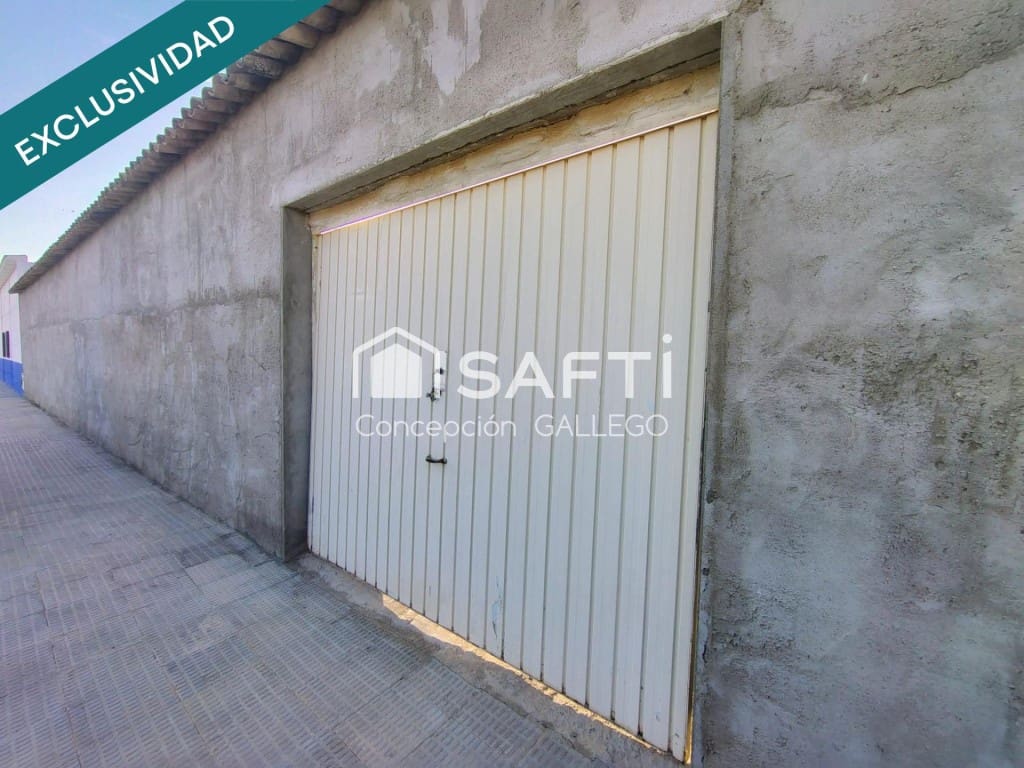1 bedroom Villa for sale in Arenales de San Gregorio with pool garage - € 33,000 (Ref: 9966340)