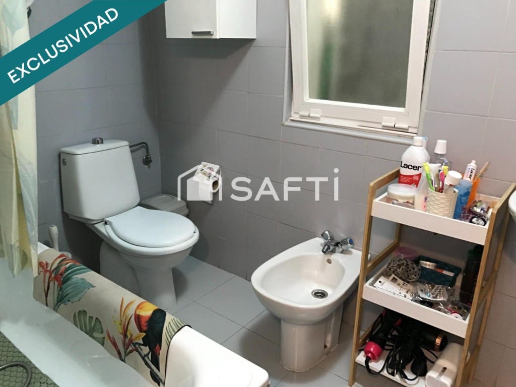 3 bedroom Apartment for sale in Santiago de Compostela - € 250,000 (Ref: 9966342)