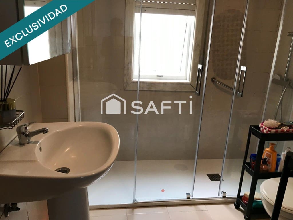 3 bedroom Apartment for sale in Santiago de Compostela - € 250,000 (Ref: 9966342)