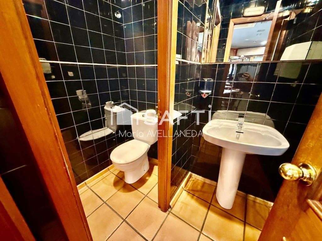Local Commercial à vendre à Valencia de Don Juan - 130 000 € (Ref: 9966345)